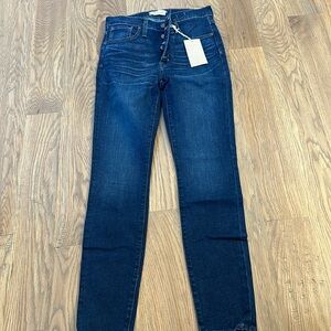 Brand new Madewell 9inch high rise skinny jean!